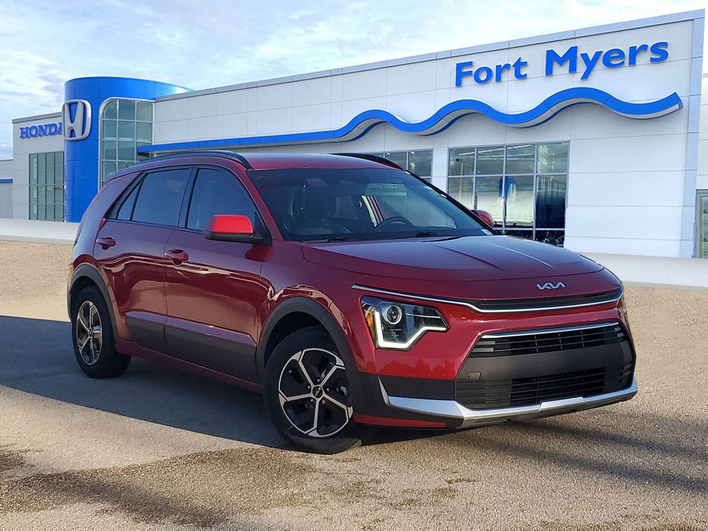 2023 Kia Niro Hybrid LX — SUV — 27,750 mi — Fort Myers, FL