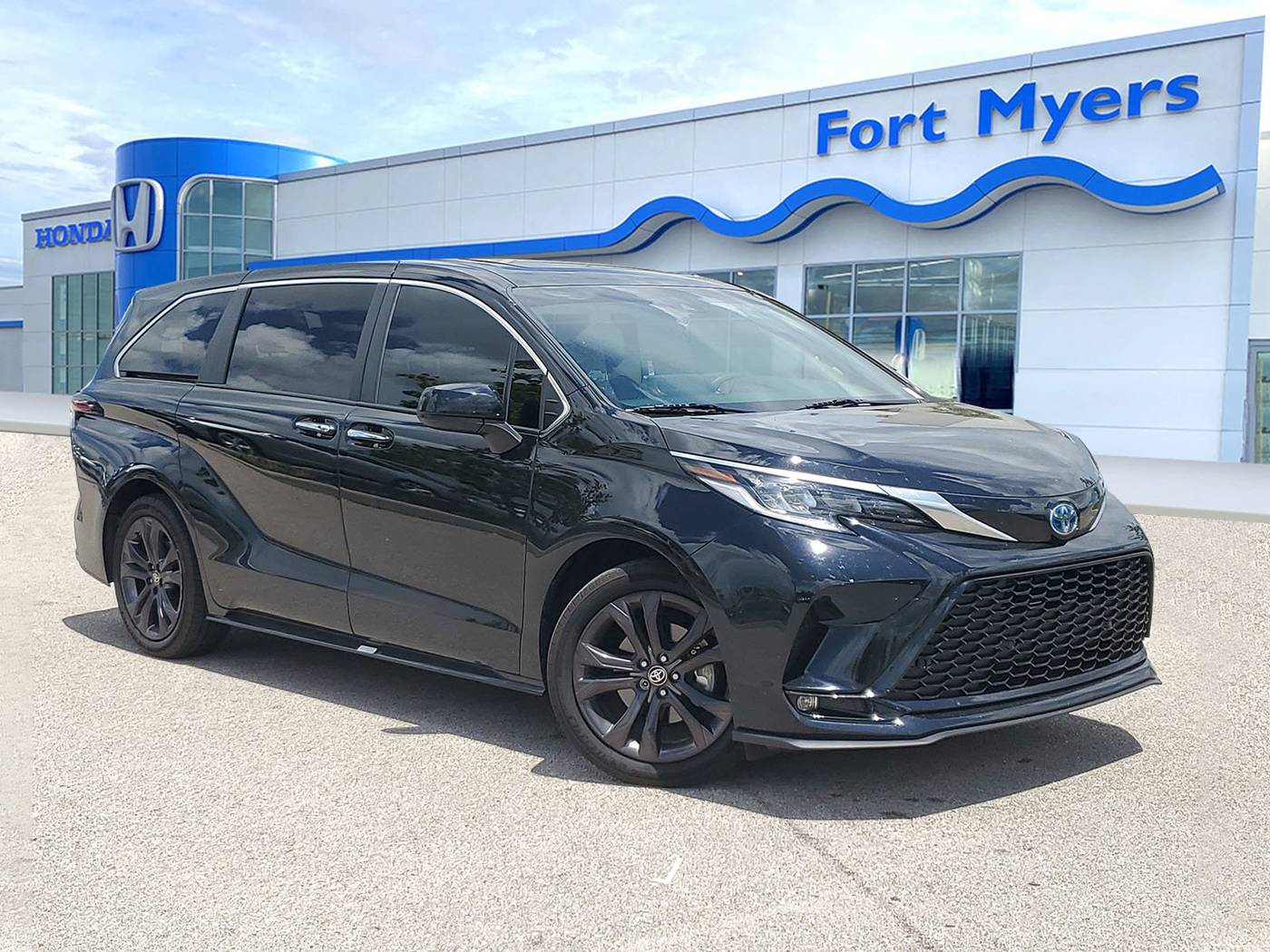 2024 Toyota Sienna XSE — Minivan — 22,292 mi — Fort Myers, FL