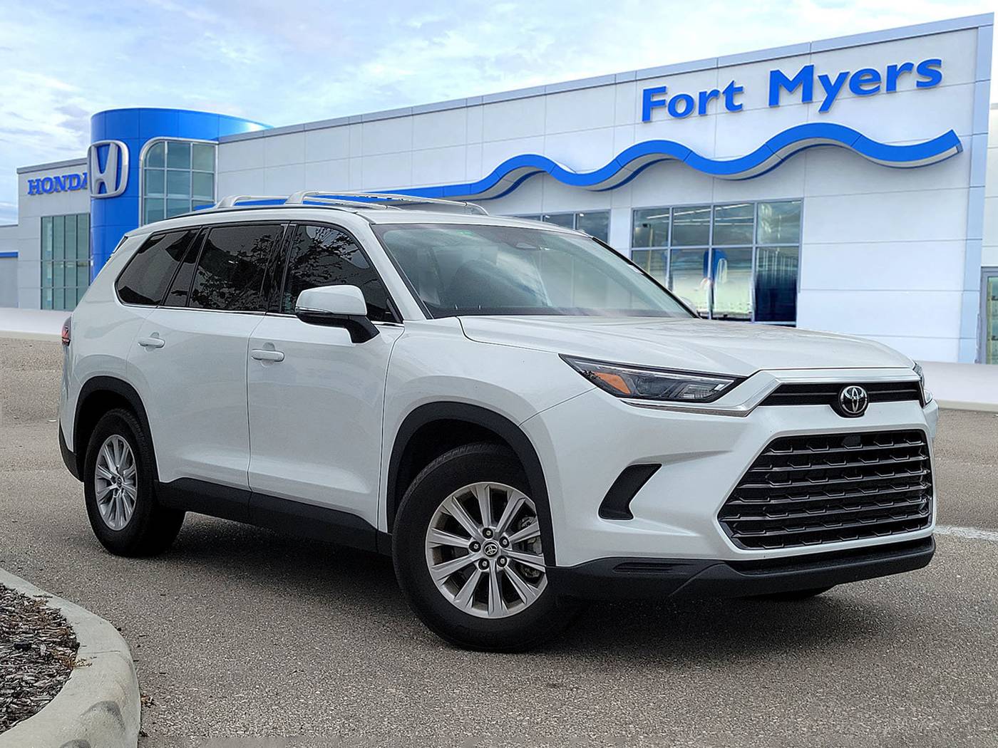 2024 Toyota Grand Highlander XLE — SUV — 20,557 mi — Fort Myers, FL