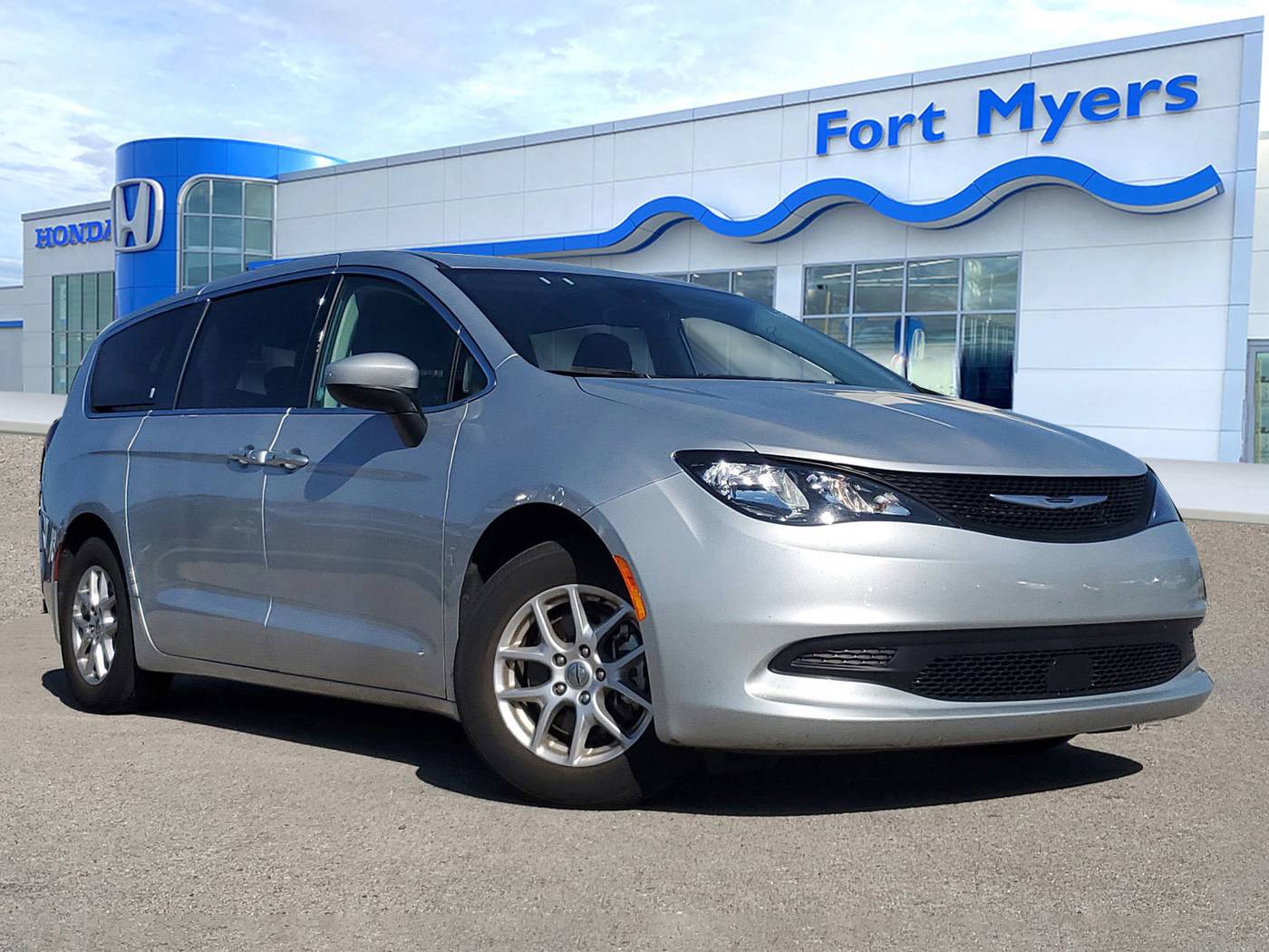 2023 Chrysler Voyager LX — Minivan — 57,262 mi — Fort Myers, FL
