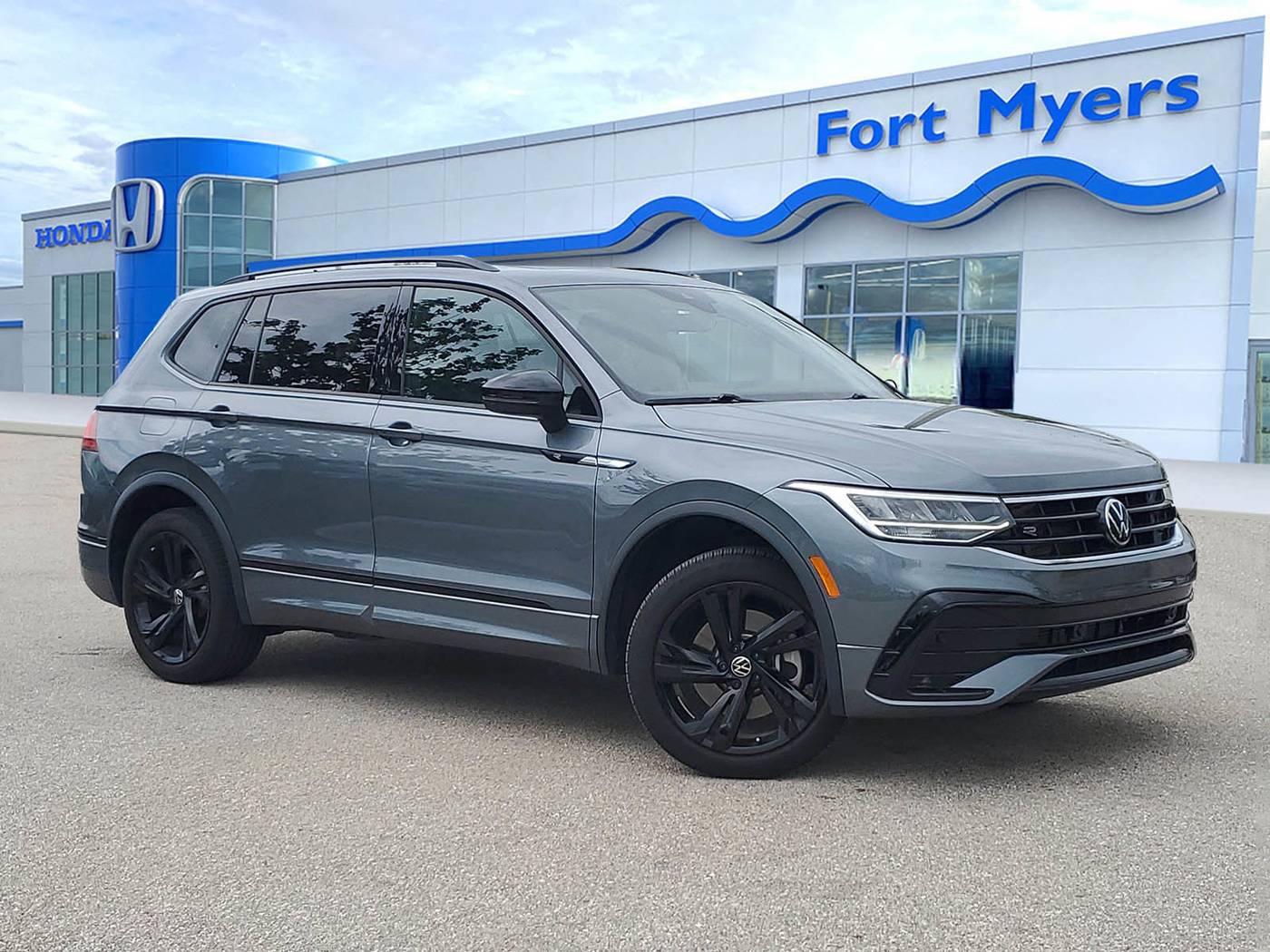 2024 Volkswagen Tiguan SE R-Line Black — SUV — 23,794 mi — Fort Myers, FL