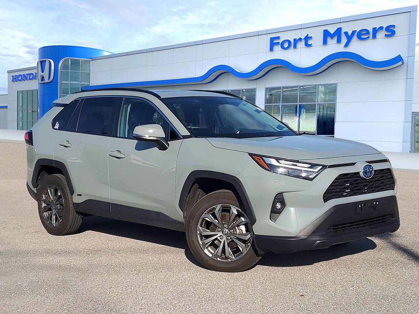 2022 Toyota RAV4 Hybrid XLE Premium — SUV — 24,891 mi — Fort Myers, FL