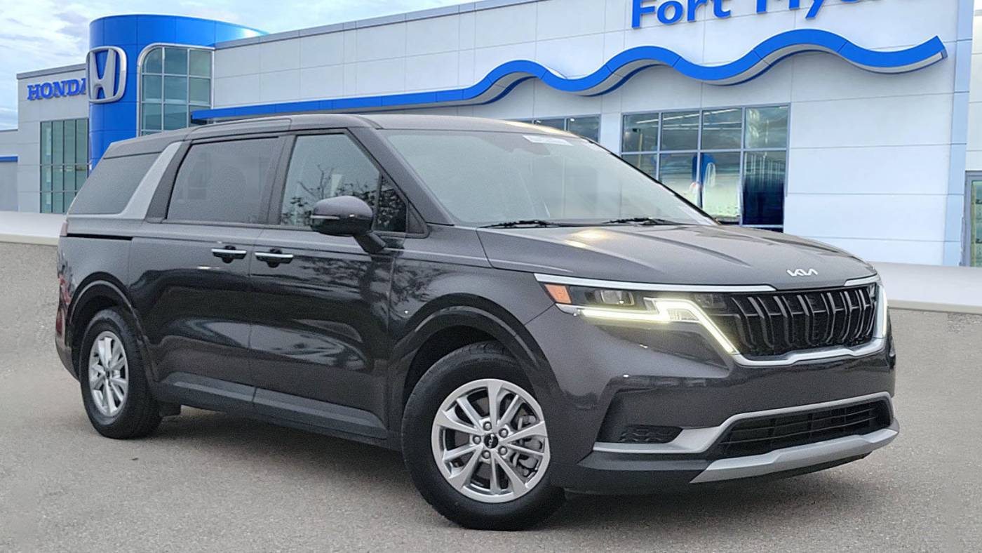 2022 Kia Carnival LX — Minivan — 45,157 mi — Fort Myers, FL