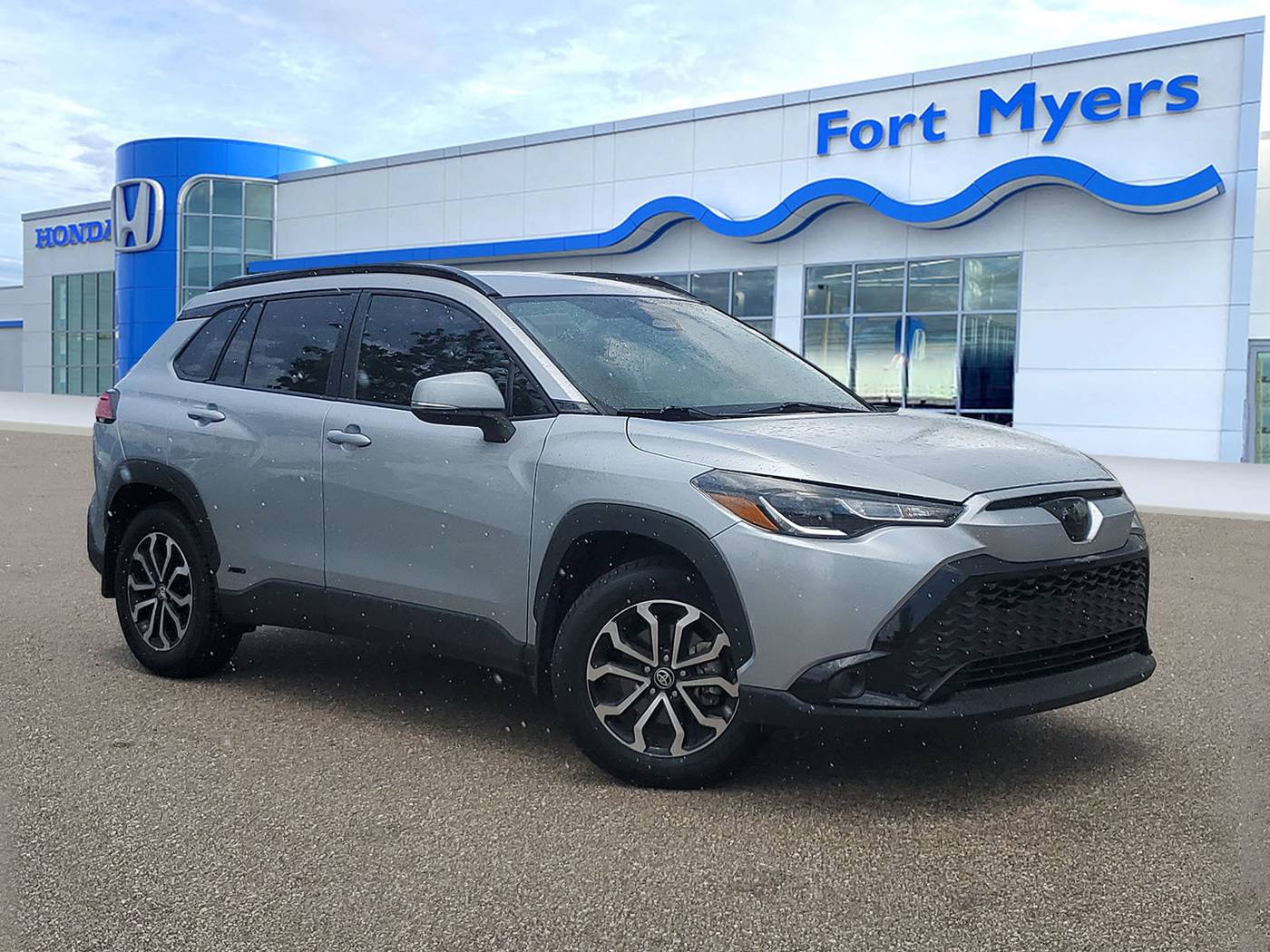 2024 Toyota Corolla Cross Hybrid SE — SUV — 28,769 mi — Fort Myers, FL