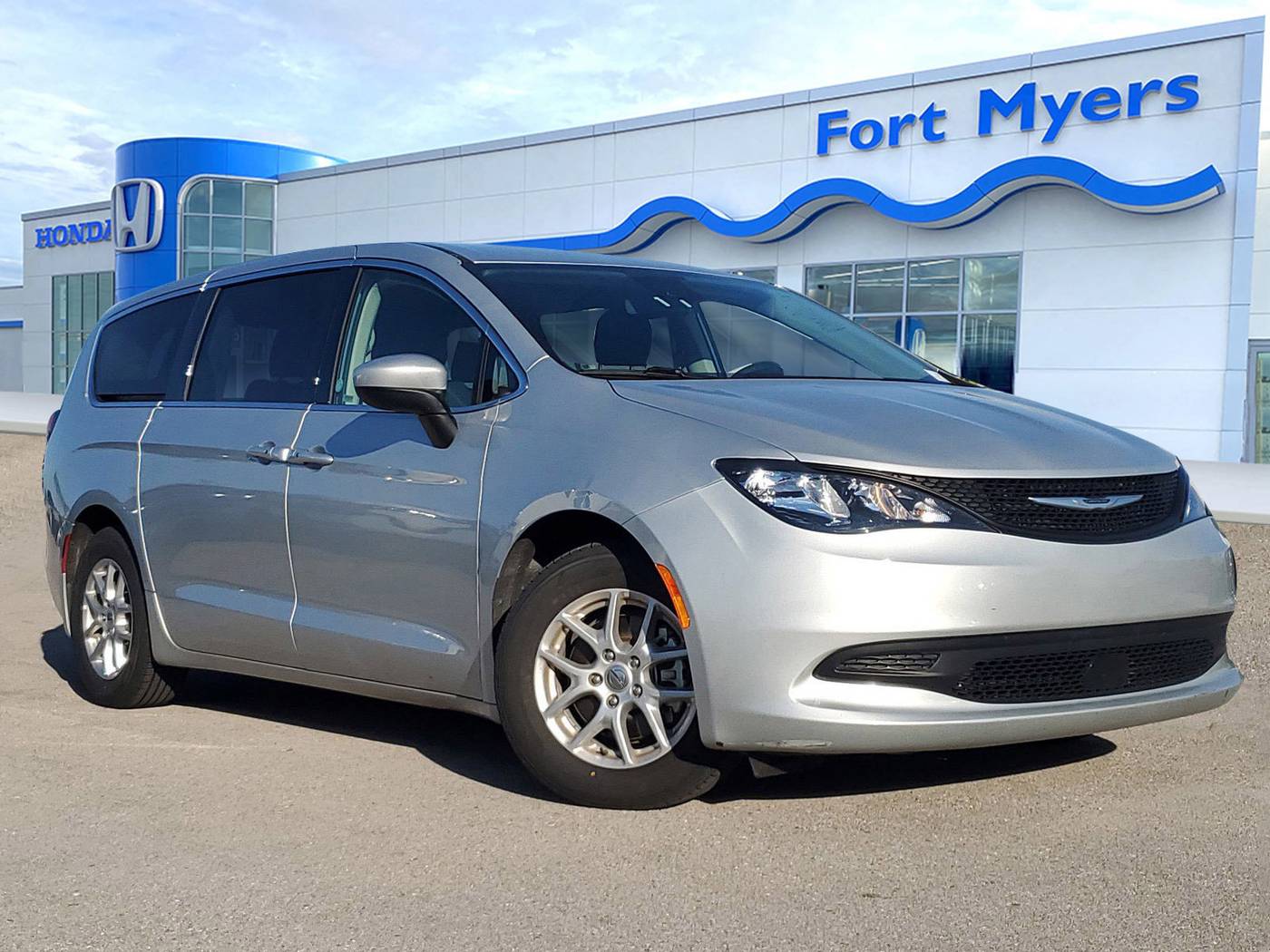 2023 Chrysler Voyager LX — Minivan — 54,386 mi — Fort Myers, FL