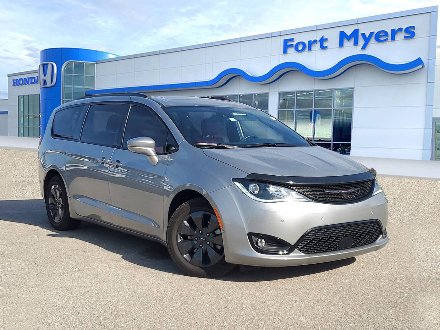 2020 Chrysler Pacifica Hybrid Red S — Minivan — 37,492 mi — Fort Myers, FL