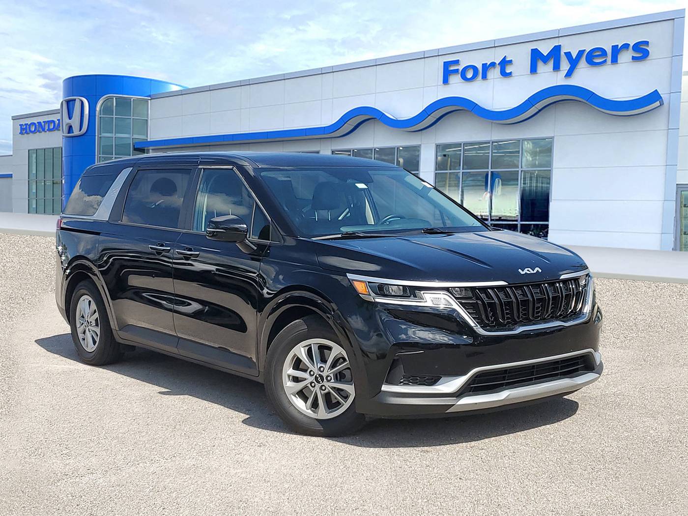 2023 Kia Carnival LXS — Minivan — 50,447 mi — Fort Myers, FL