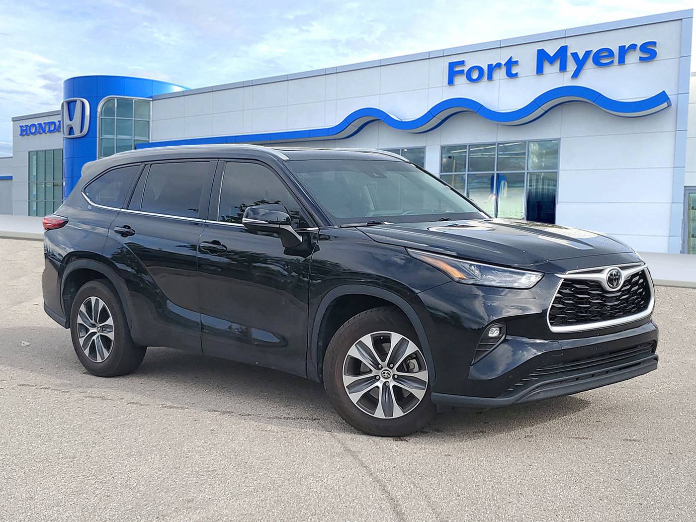 2023 Toyota Highlander XLE — SUV — 41,334 mi — Fort Myers, FL