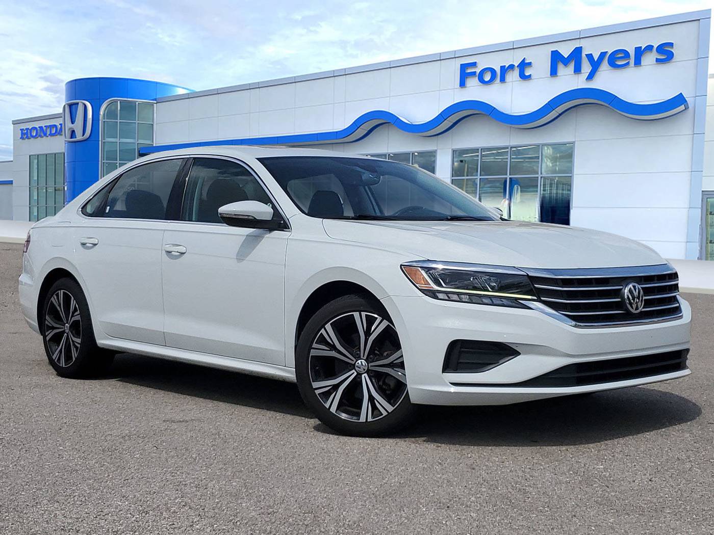 2022 Volkswagen Passat SE — Sedan — 44,686 mi — Fort Myers, FL