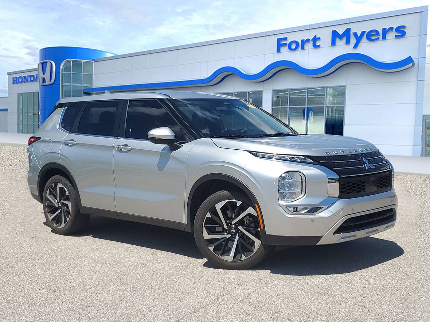 2023 Mitsubishi Outlander SE Black Edition — SUV — 29,993 mi — Fort Myers, FL