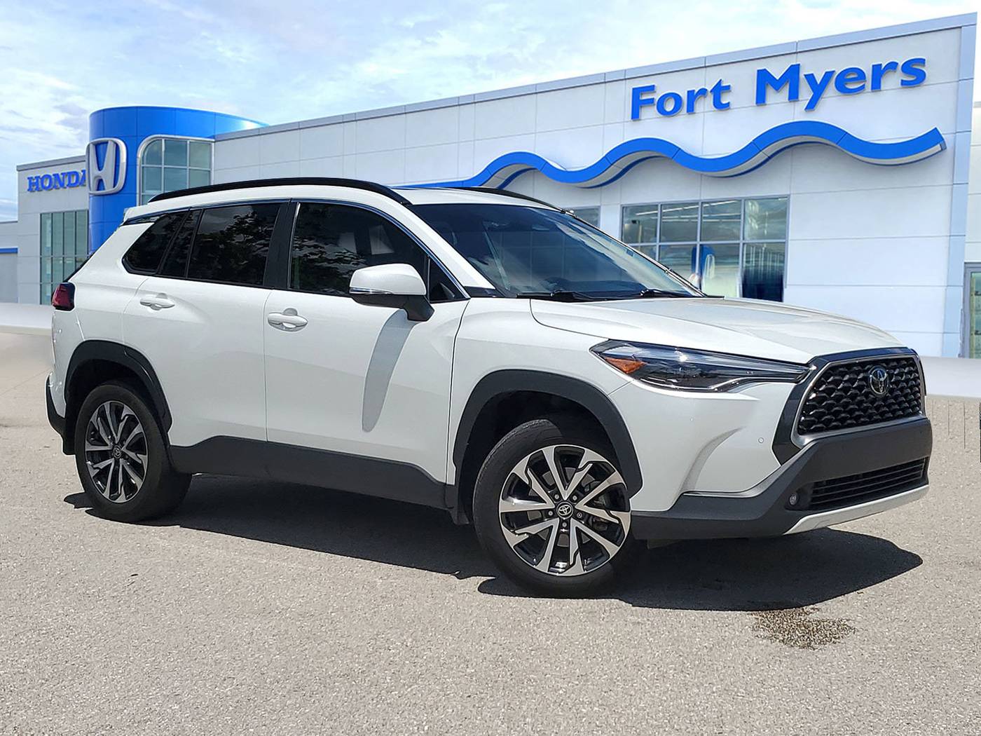 2024 Toyota Corolla Cross XLE — SUV — 75,543 mi — Fort Myers, FL