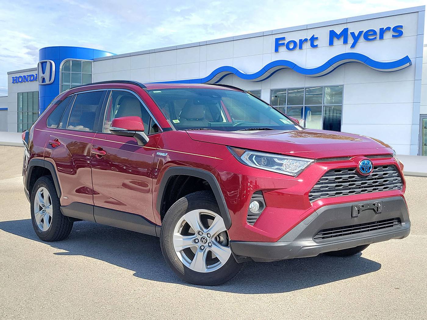 2019 Toyota RAV4 Hybrid XLE — SUV — 32,519 mi — Fort Myers, FL