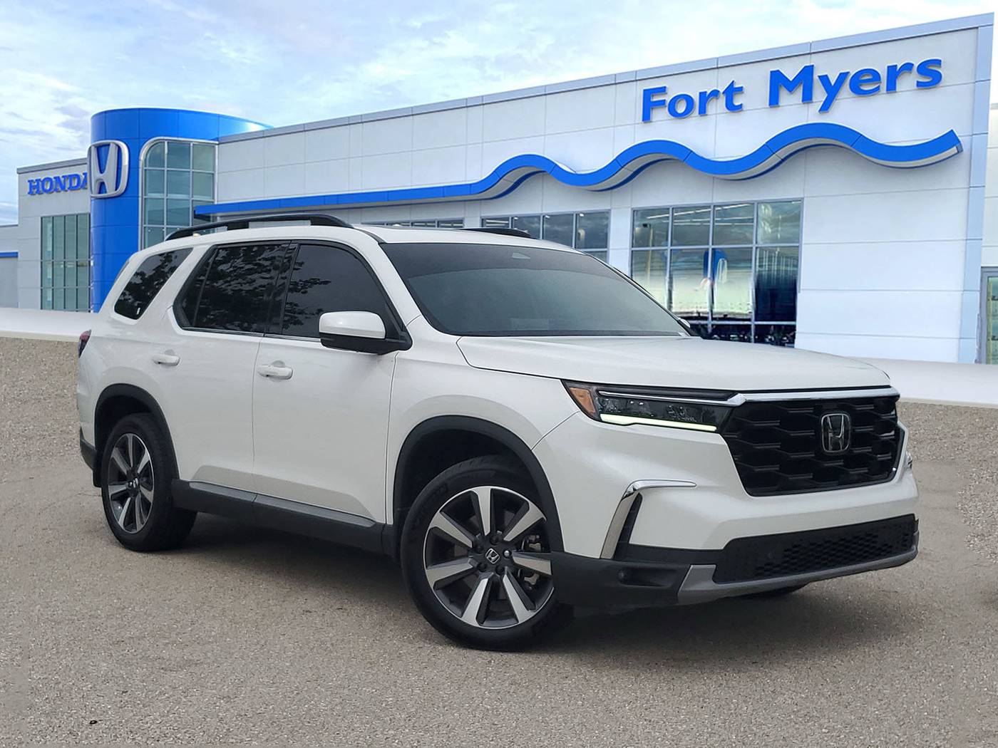 2023 Honda Pilot Touring — SUV — 15,324 mi — Fort Myers, FL