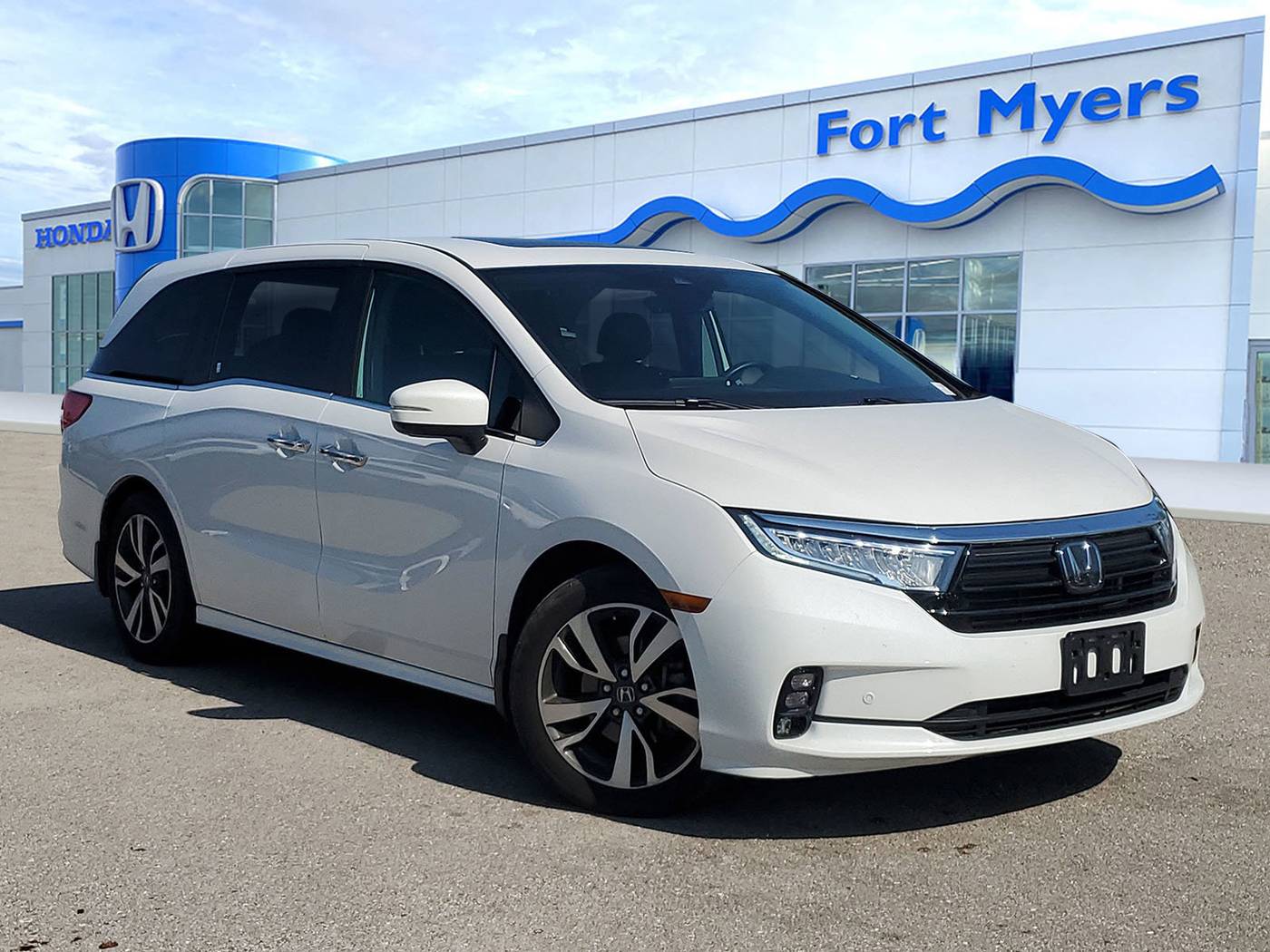 2023 Honda Odyssey Touring — Minivan — 34,136 mi — Fort Myers, FL