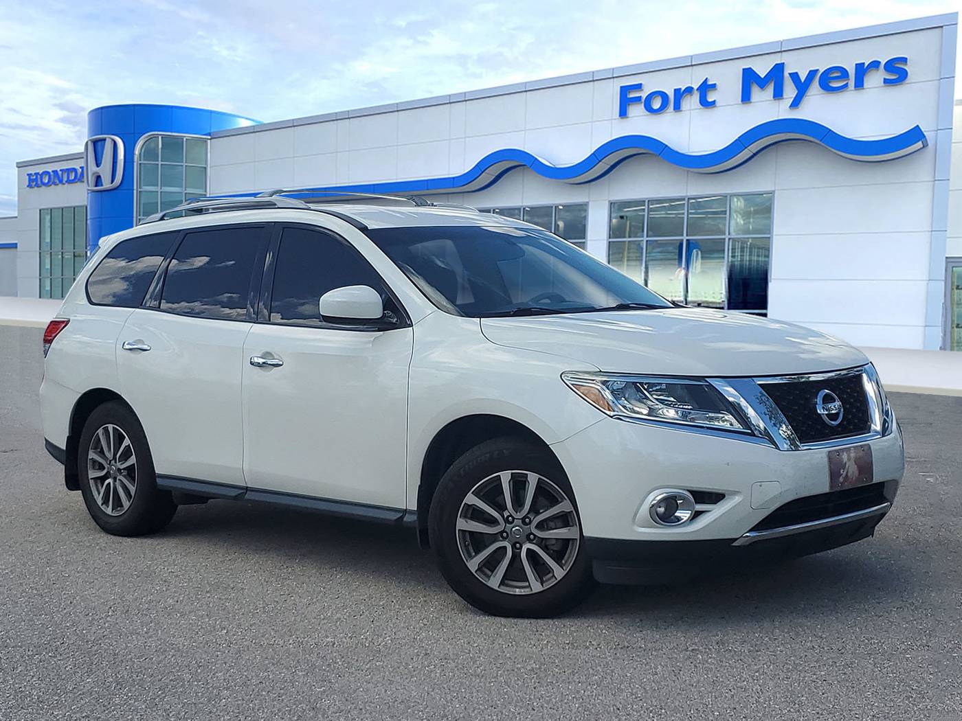 2015 Nissan Pathfinder SV — SUV — 130,975 mi — Fort Myers, FL