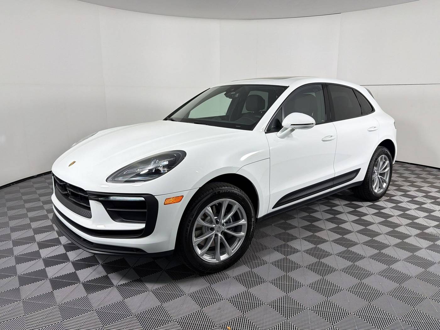 2026 Porsche Macan Macan — SUV — 5 mi — Houston, TX