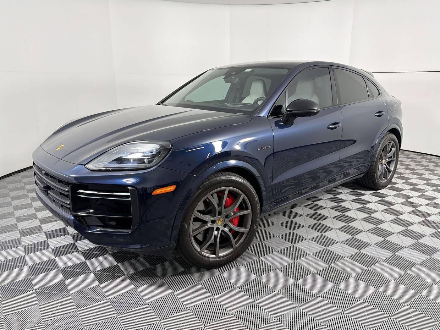 2024 Porsche Cayenne Turbo E-Hybrid