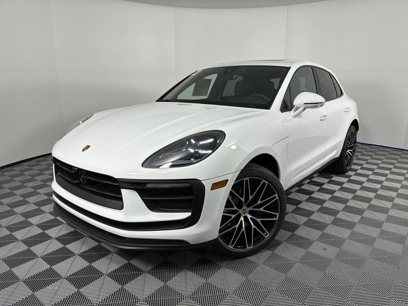 2025 Porsche Macan Macan — SUV — 4,384 mi — Houston, TX