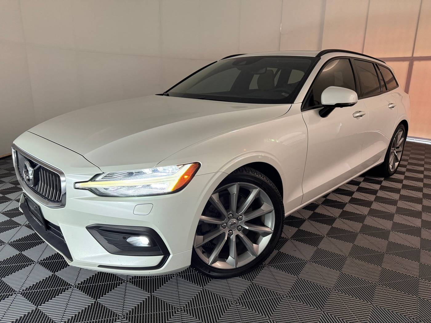 2020 Volvo V60 Momentum