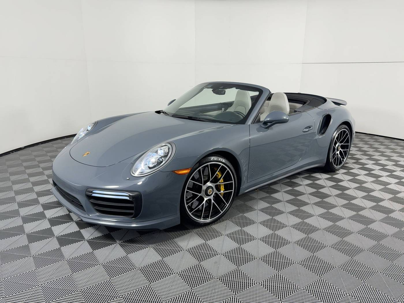 2017 Porsche 911 Turbo S
