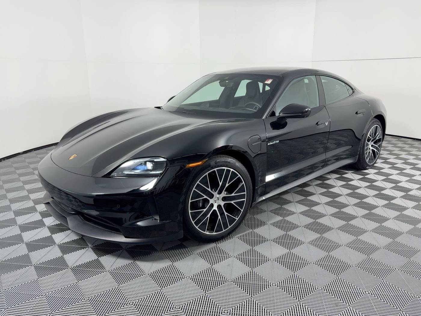 2025 Porsche Taycan Taycan — Sedan — 13 mi — Houston, TX