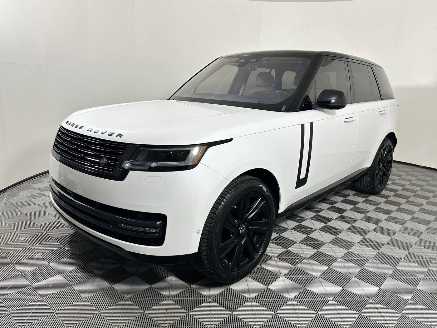 2023 Land Rover Range Rover SE — SUV — 22,380 mi — Houston, TX