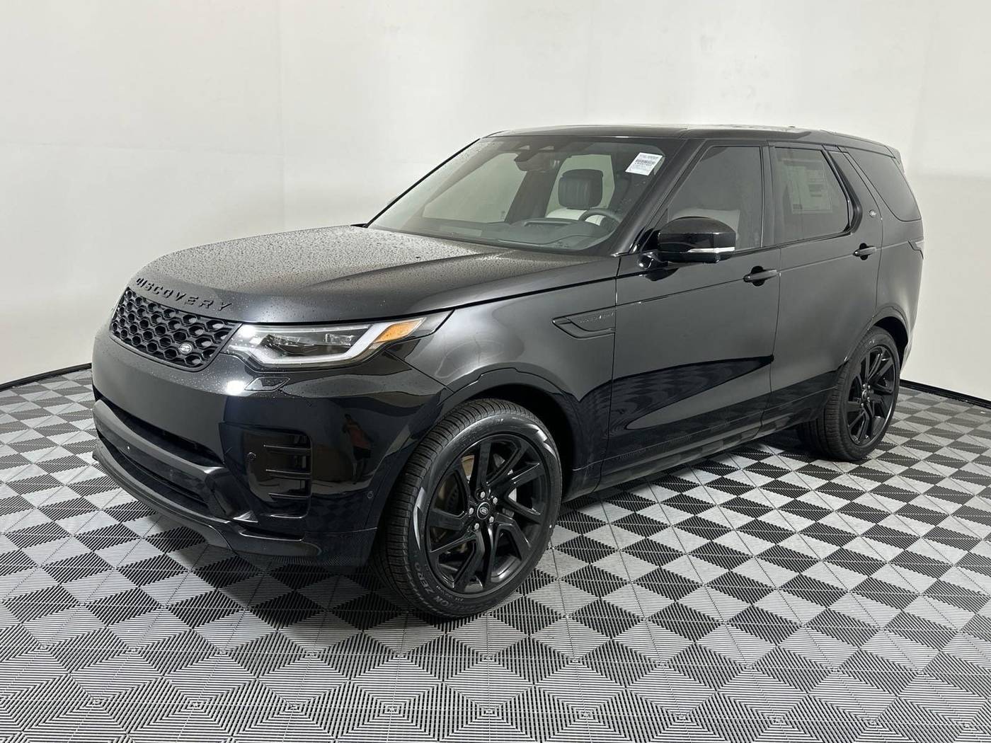 2024 Land Rover Discovery Dynamic SE — SUV — 4,122 mi — Houston, TX