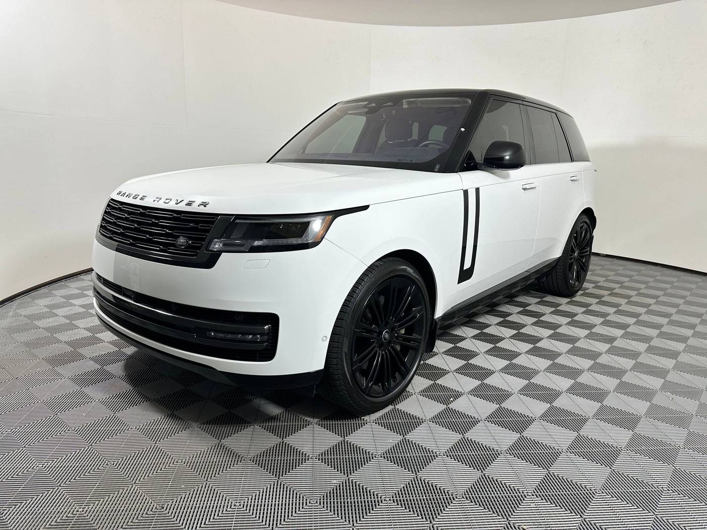 2023 Land Rover Range Rover SE — SUV — 39,160 mi — Houston, TX