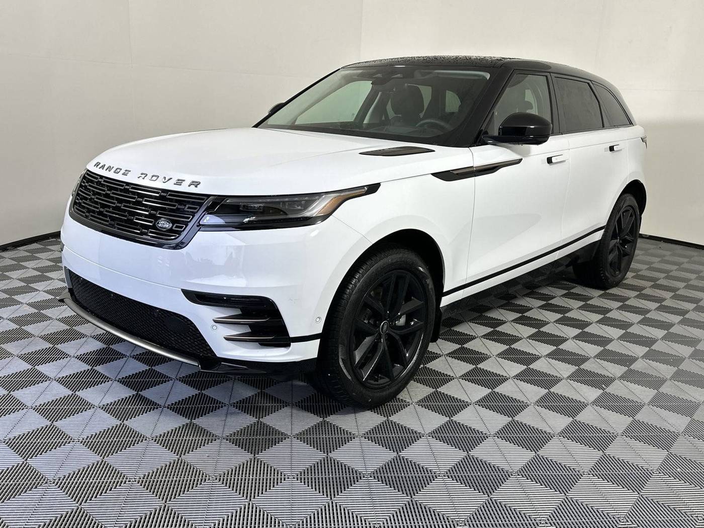 2025 Land Rover Range Rover Velar Dynamic SE — SUV — 4,054 mi — Houston, TX