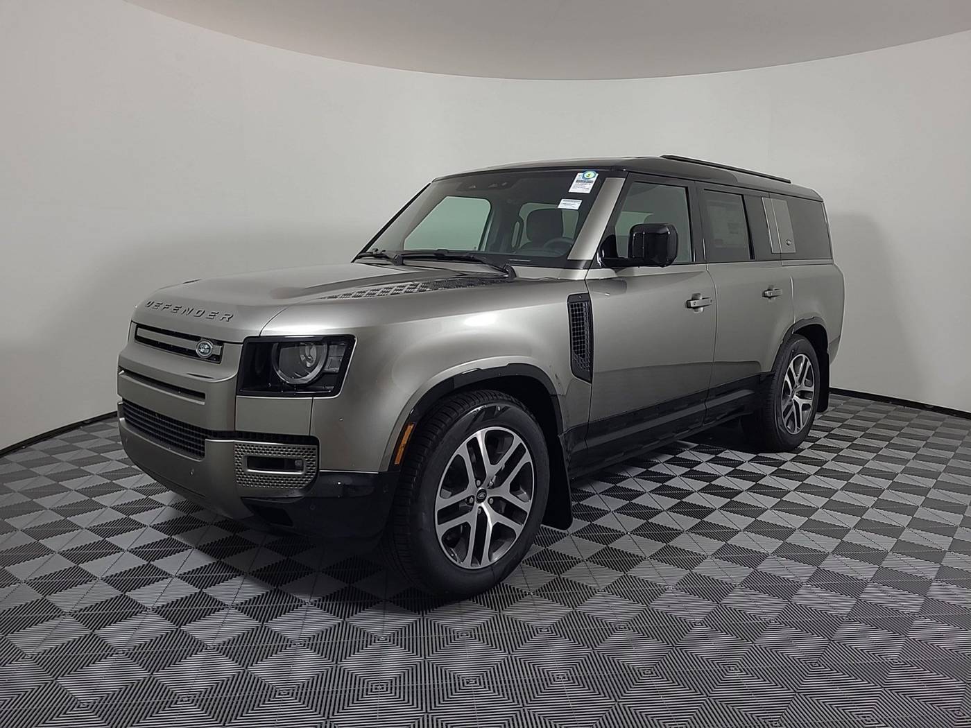 2024 Land Rover Defender X-Dynamic SE — SUV — 8,499 mi — Houston, TX