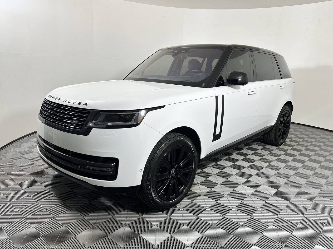 2023 Land Rover Range Rover SE — SUV — 34,168 mi — Houston, TX