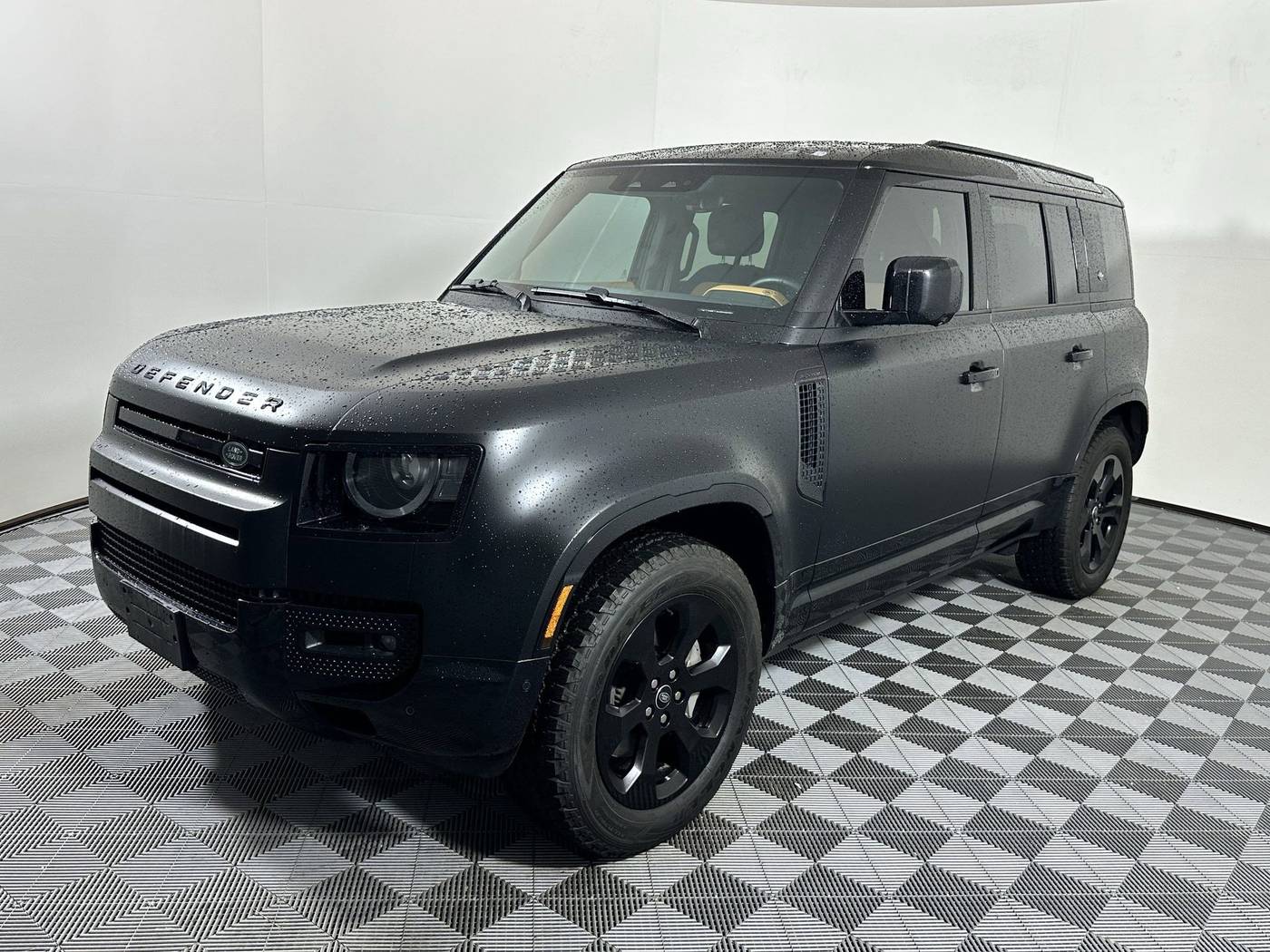2024 Land Rover Defender X-Dynamic SE — SUV — 11,045 mi — Houston, TX