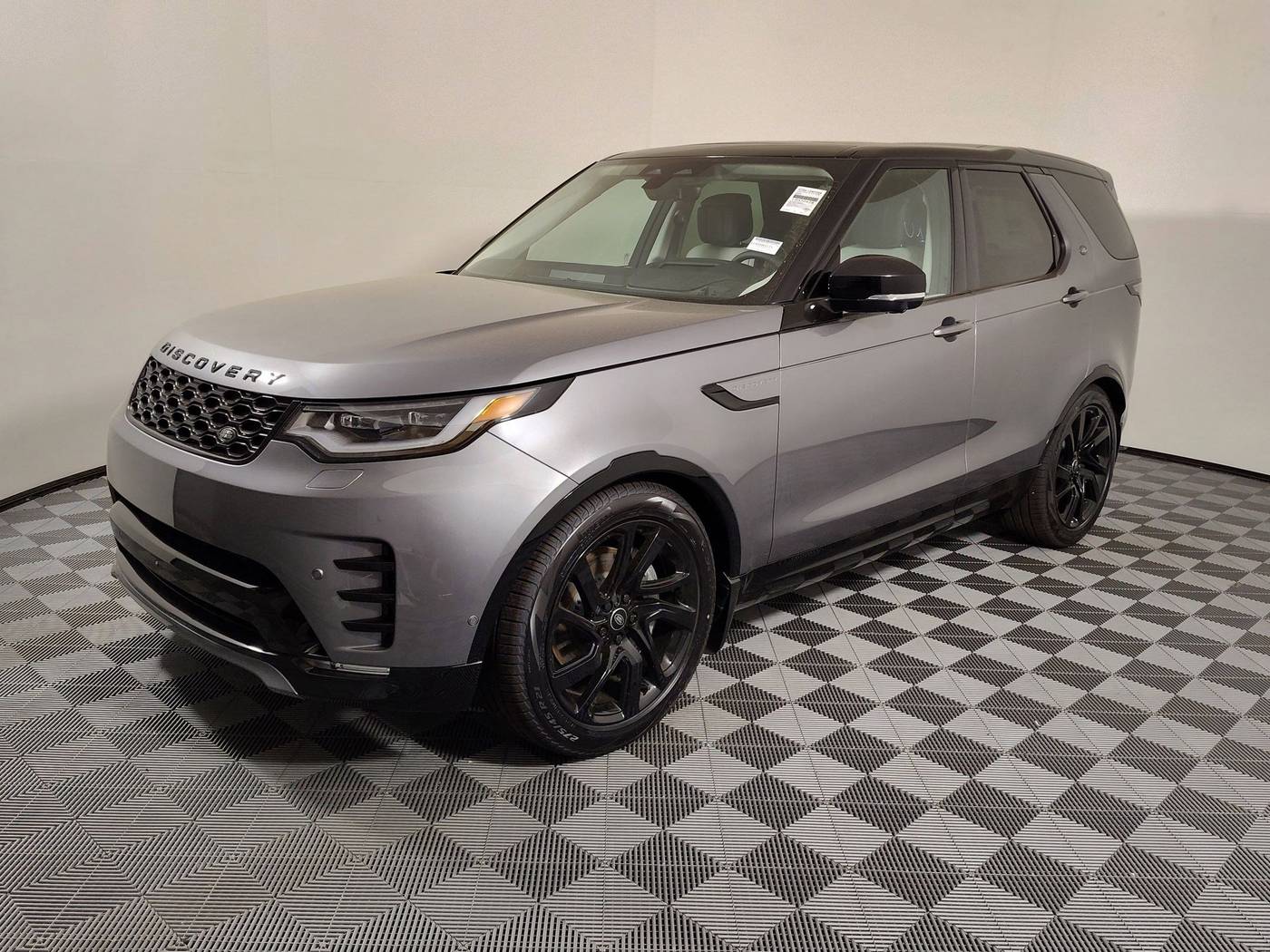 2025 Land Rover Discovery Dynamic SE — SUV — 3,695 mi — Houston, TX