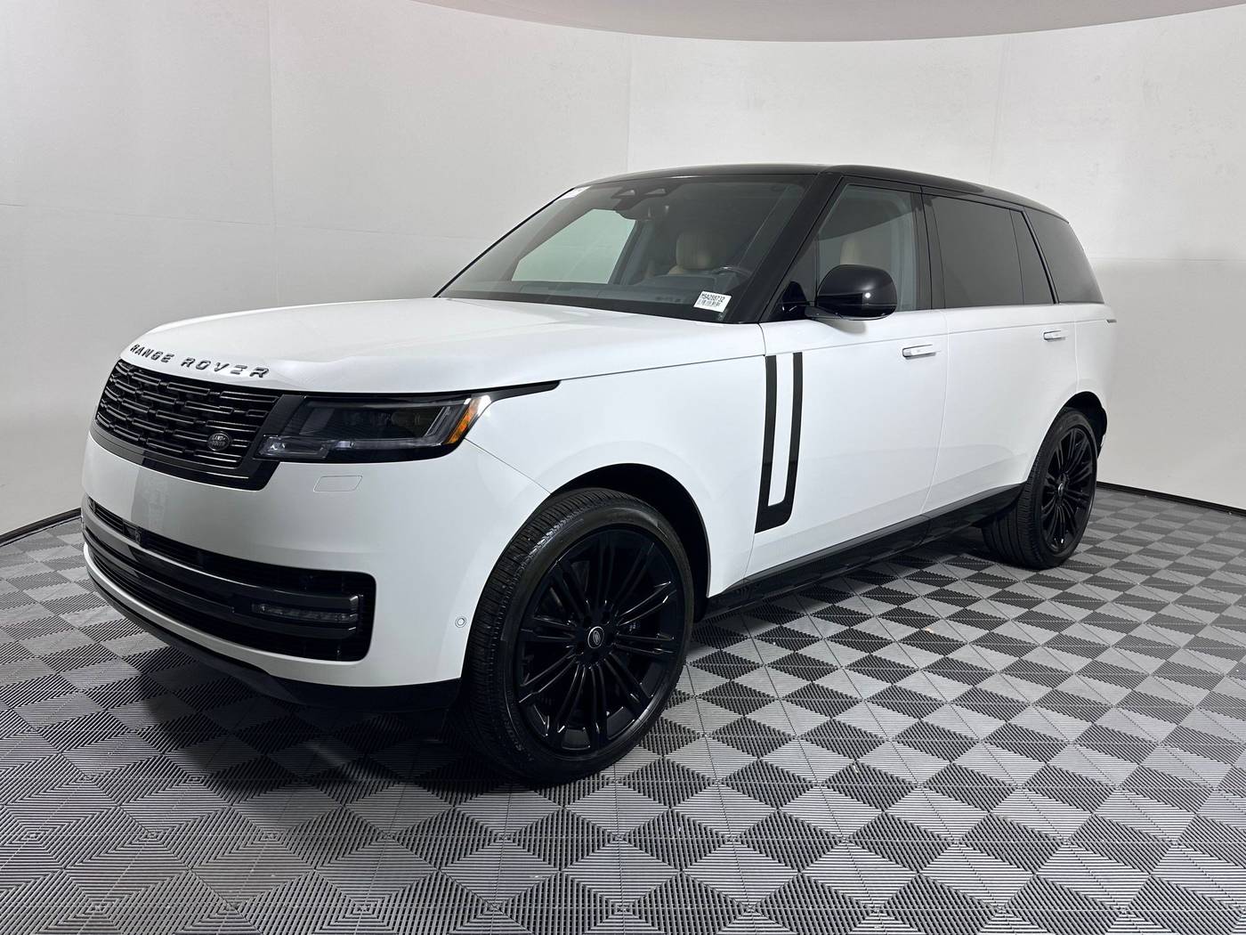 2025 Land Rover Range Rover SE — SUV — 10,097 mi — Houston, TX