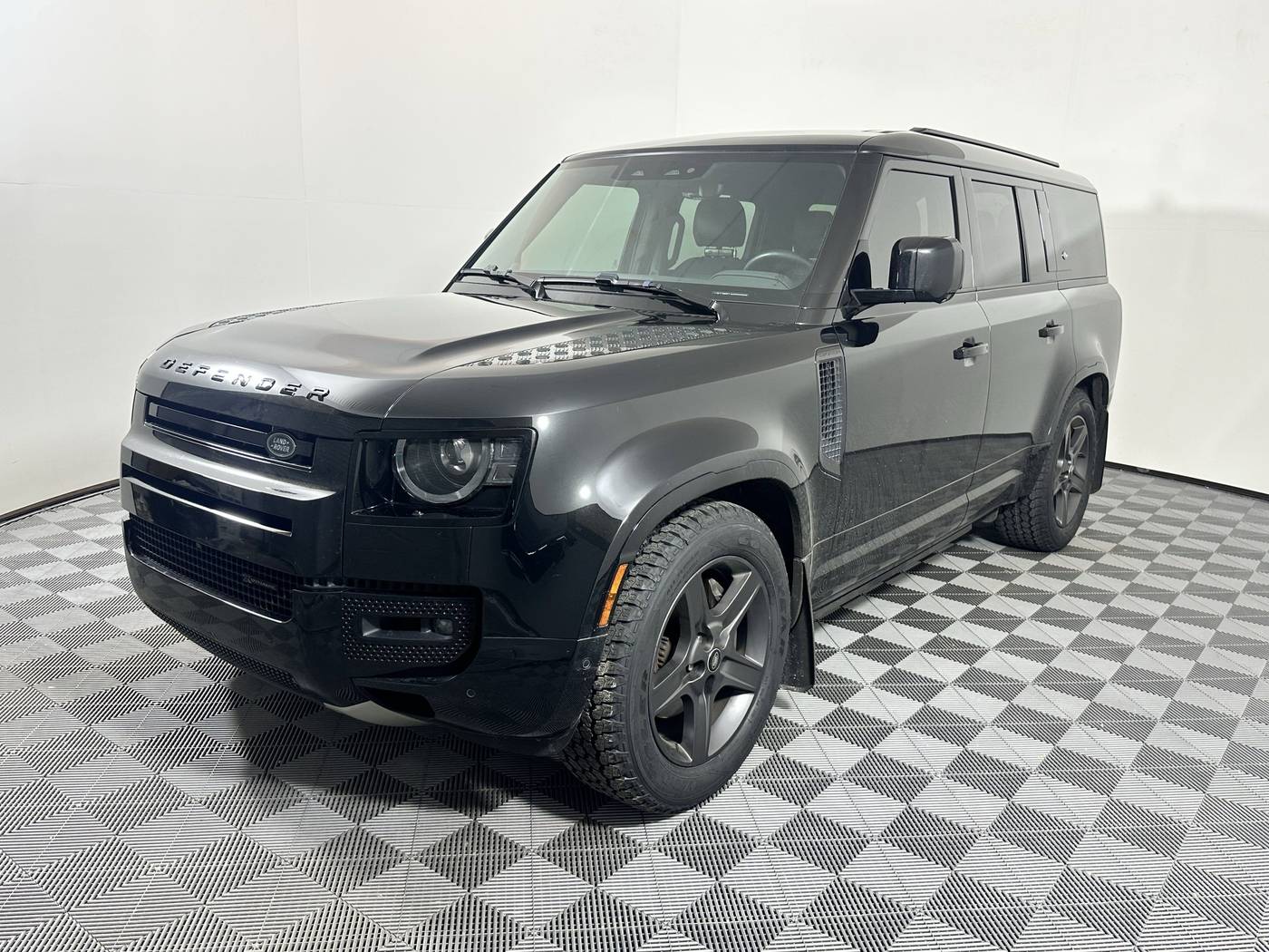 2023 Land Rover Defender X-Dynamic SE — SUV — 26,991 mi — Houston, TX