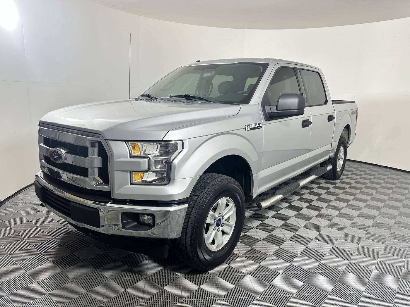 2017 Ford F-150 XLT — Pickup Truck — 117,828 mi — Houston, TX