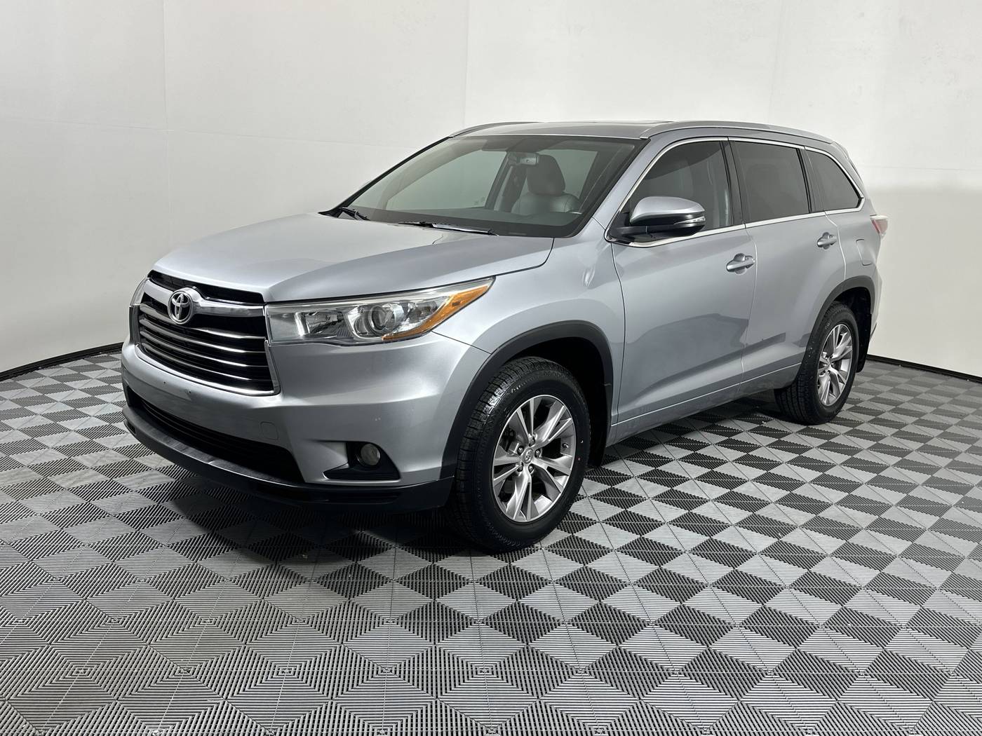 2015 Toyota Highlander XLE — SUV — 110,514 mi — Houston, TX