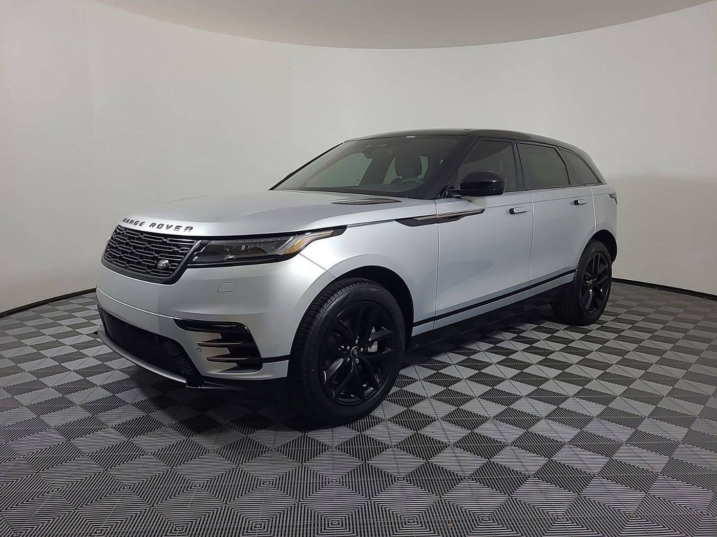 2024 Land Rover Range Rover Velar Dynamic SE — SUV — 5,192 mi — Houston, TX