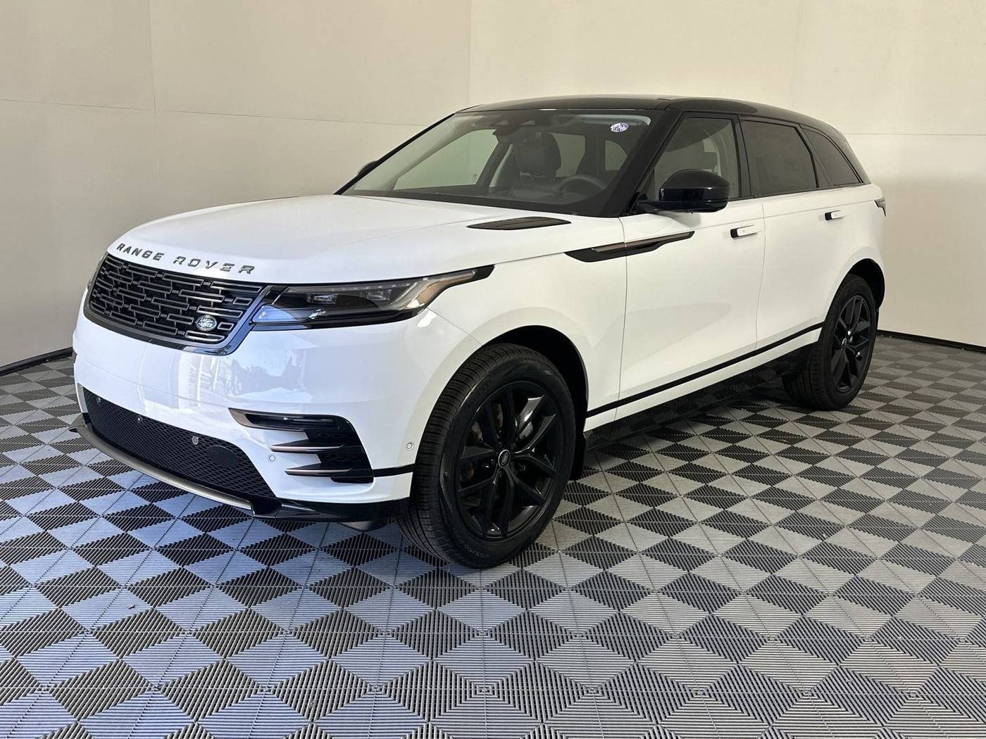 2025 Land Rover Range Rover Velar Dynamic SE — SUV — 3,562 mi — Houston, TX