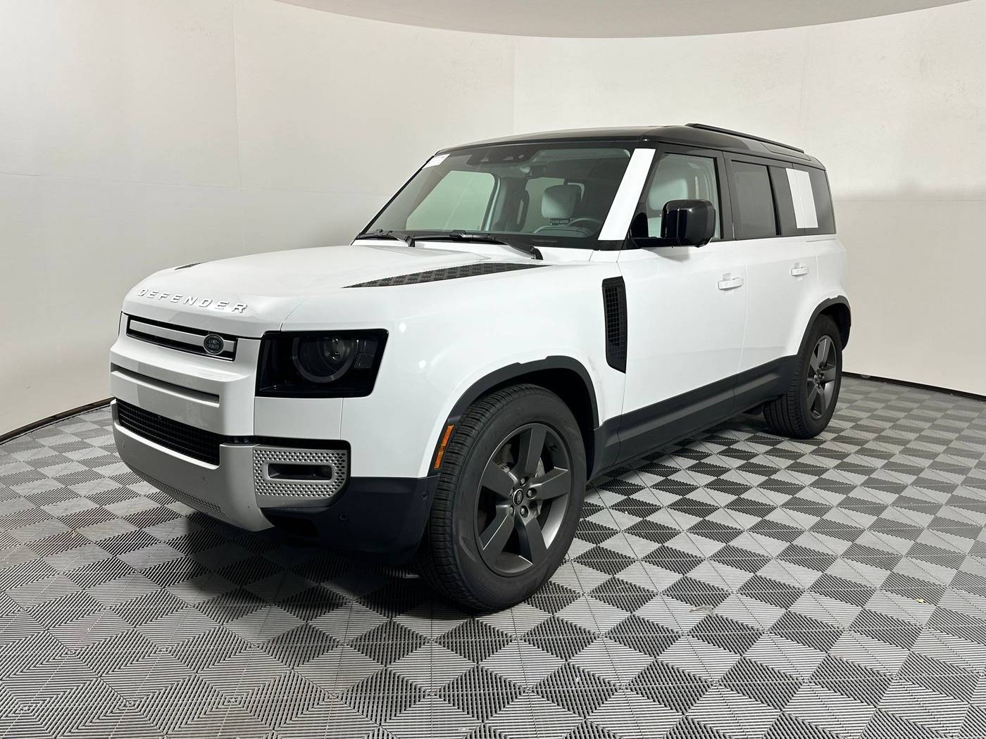 2025 Land Rover Defender S — SUV — 2,352 mi — Houston, TX