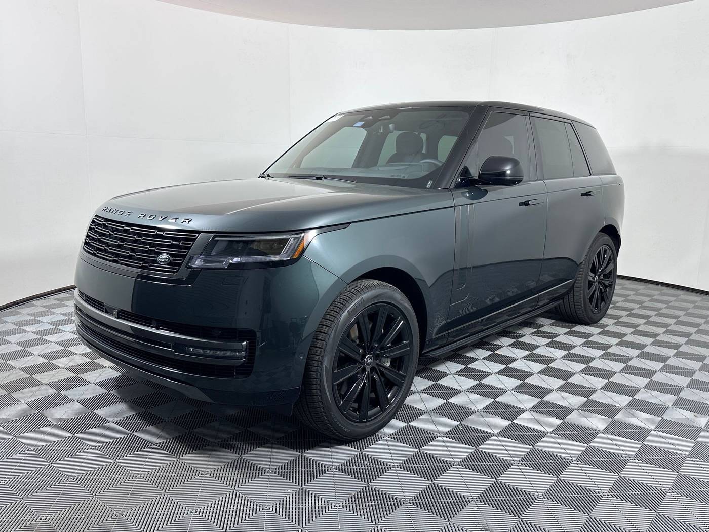2025 Land Rover Range Rover SE — SUV — 1,061 mi — Houston, TX
