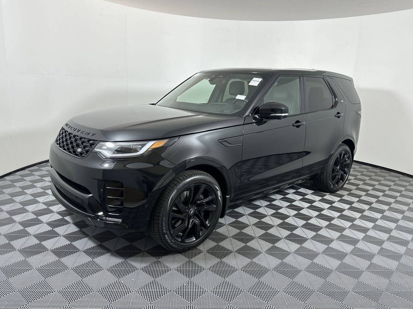 2025 Land Rover Discovery Dynamic SE — SUV — 5,721 mi — Houston, TX