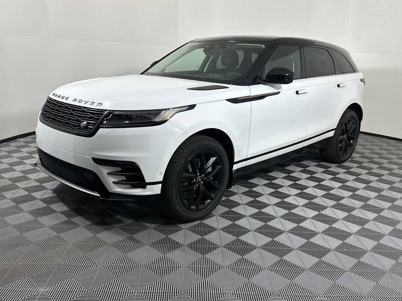 2025 Land Rover Range Rover Velar Dynamic SE — SUV — 2,995 mi — Houston, TX