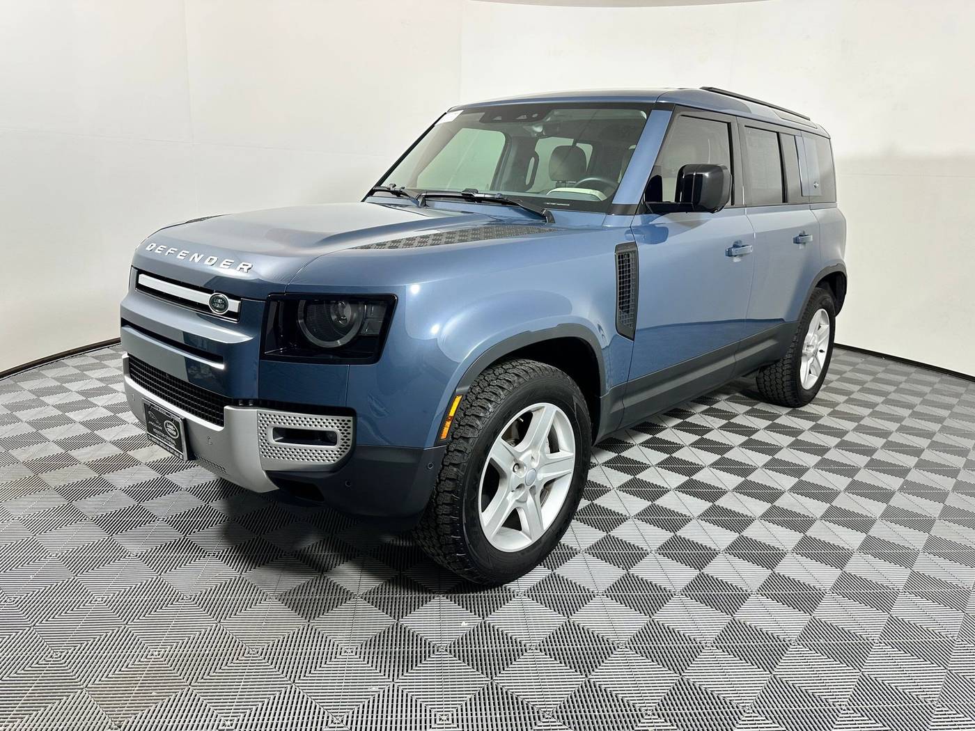 2023 Land Rover Defender SE — SUV — 6,628 mi — Houston, TX