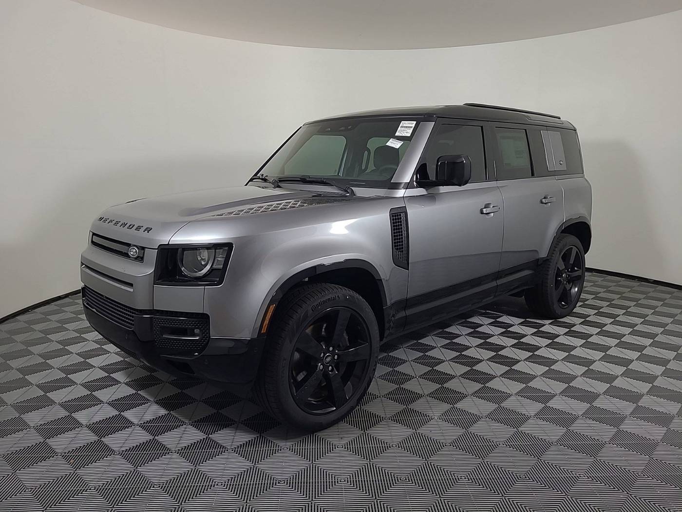 2024 Land Rover Defender X-Dynamic SE — SUV — 5,761 mi — Houston, TX