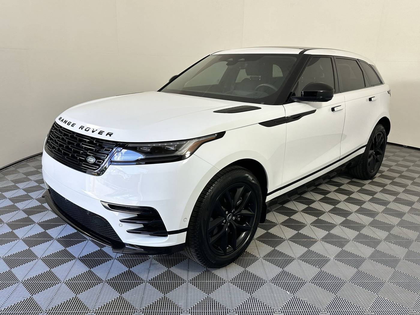 2024 Land Rover Range Rover Velar Dynamic SE — SUV — 4,601 mi — Houston, TX