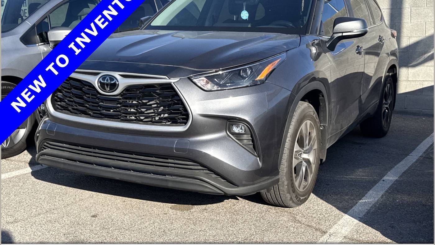 2023 Toyota Highlander XLE — SUV — 9,948 mi — Las Vegas, NV