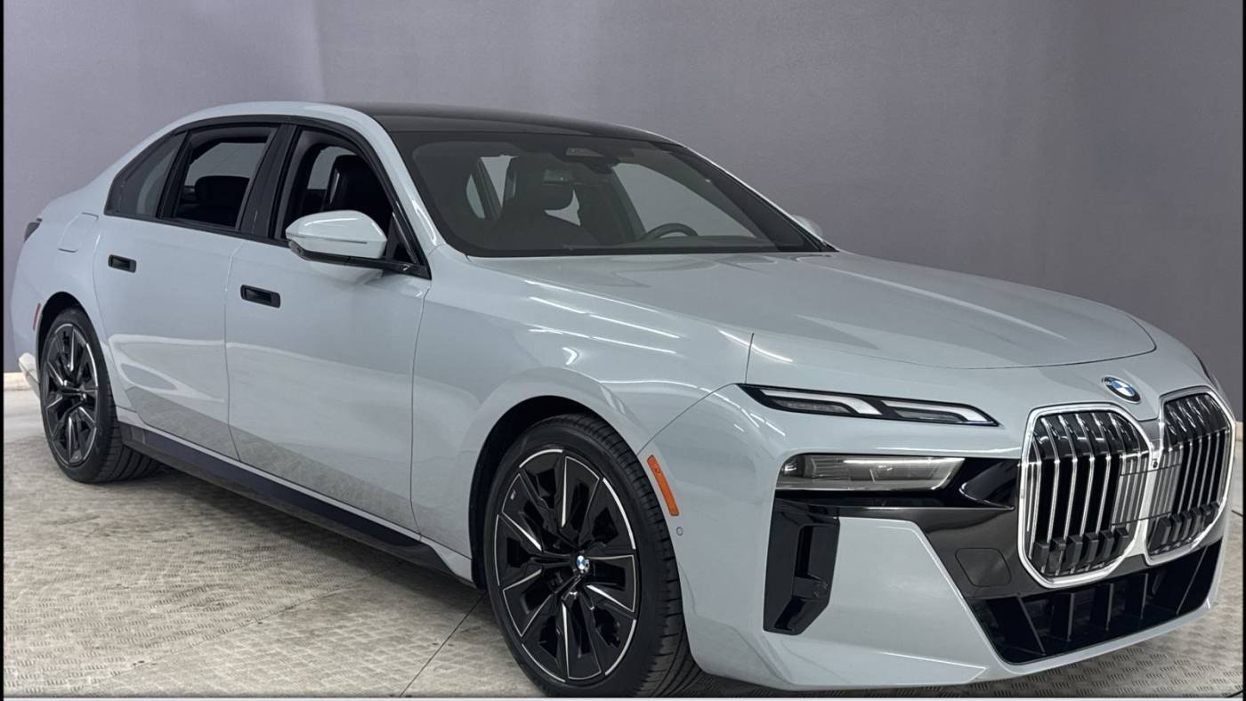 2023 BMW 7 Series 740i — Sedan — 12,100 mi — Long Beach, CA