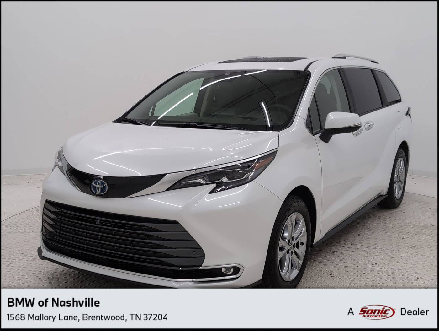 2024 Toyota Sienna Platinum — Minivan — 5,600 mi — Brentwood, TN