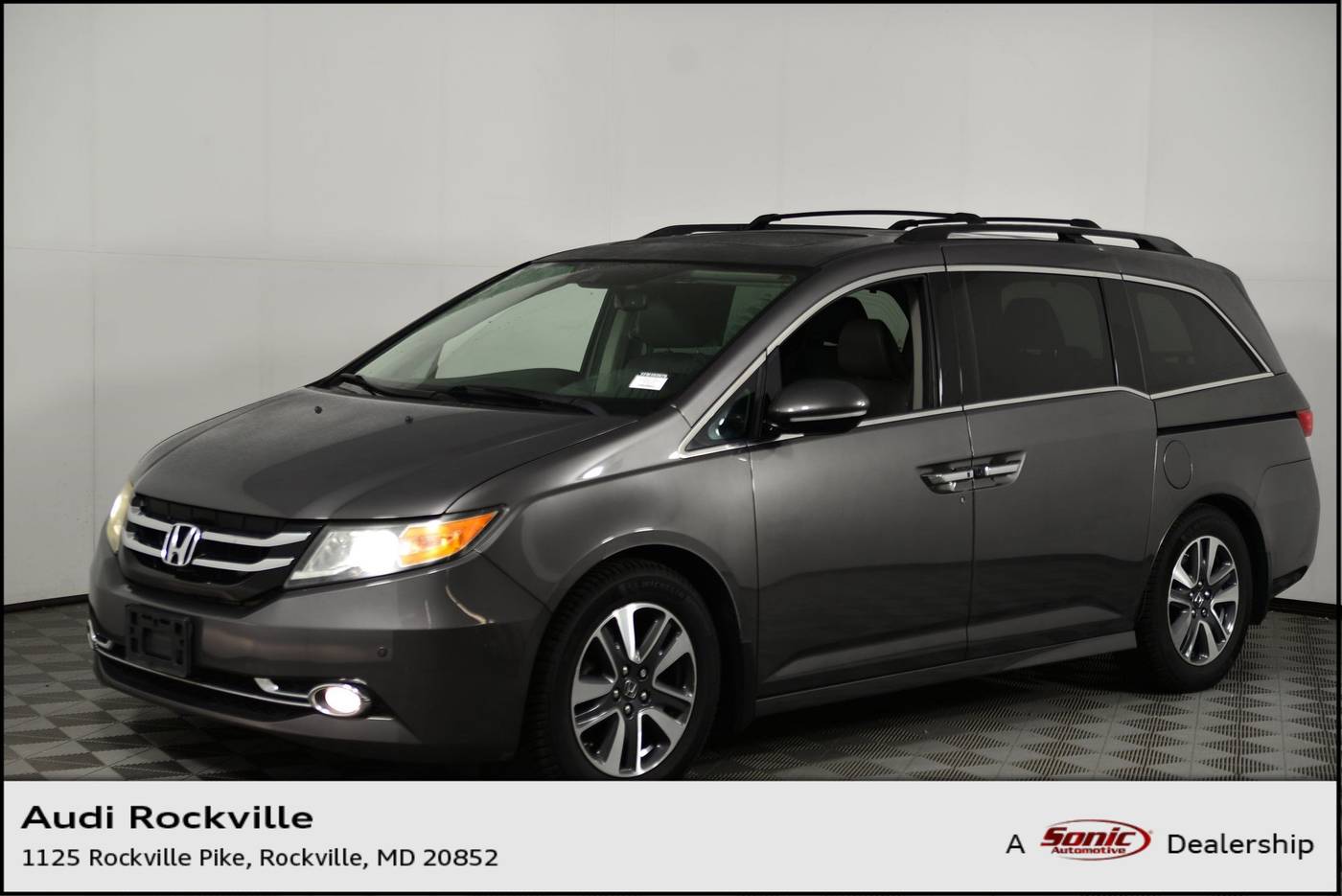2015 Honda Odyssey Touring — Minivan — 99,997 mi — Rockville, MD
